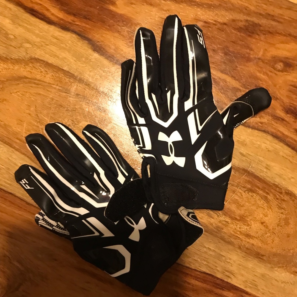 Brand new Under Armour exercise or bike gloves size M